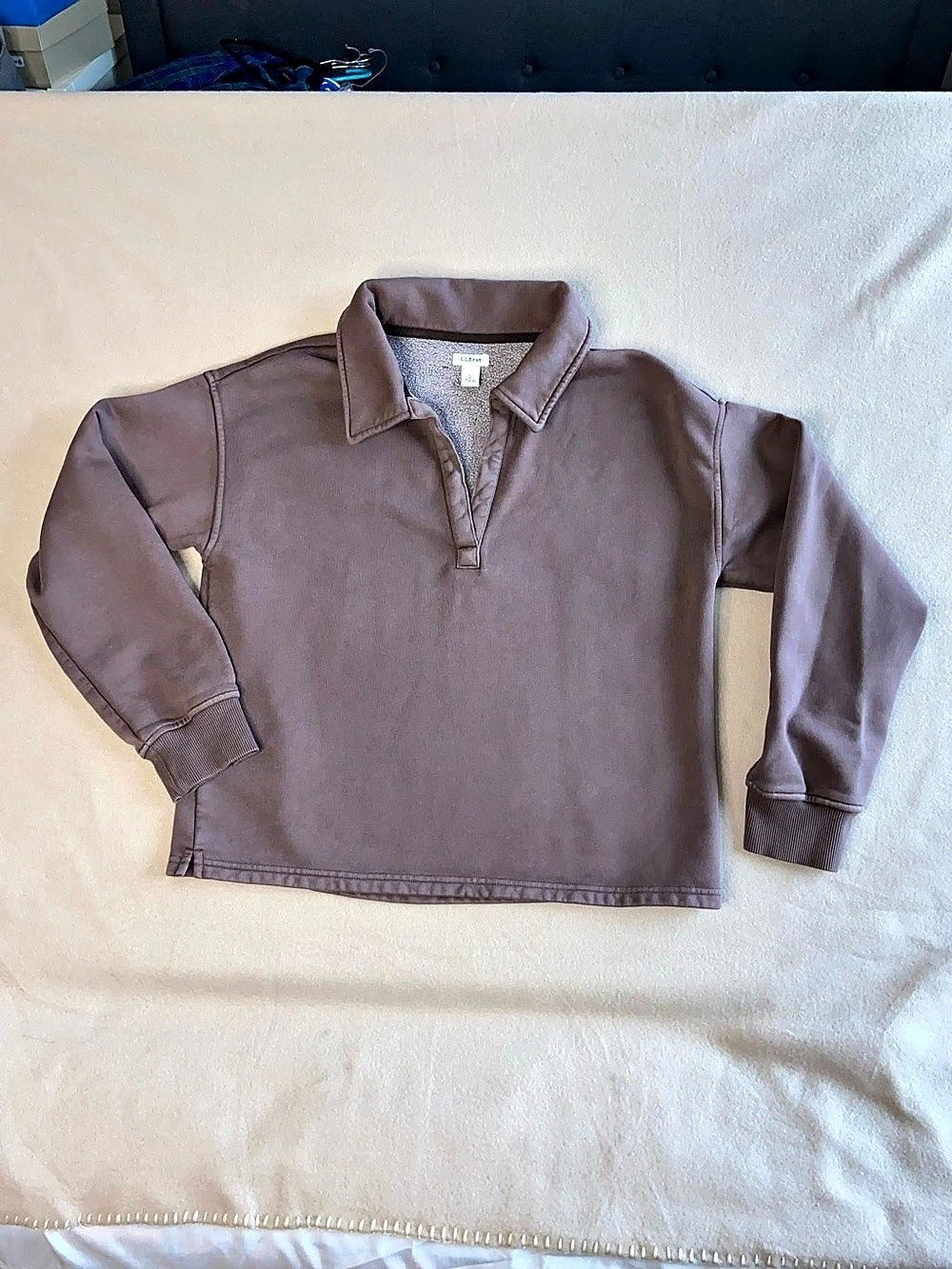 L.L. Bean Sunwashed Sweatshirt V-Neck PoloLong Sleeve Pullover in Tan